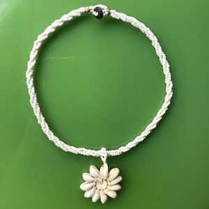 $3 If Bundle: Shell flower and bead necklace